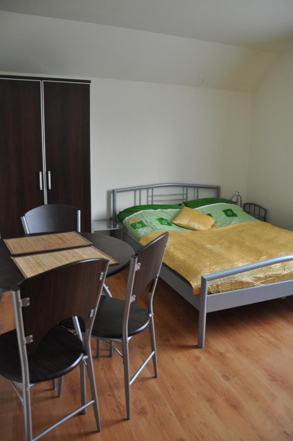 Apartmán Przylesie Uniejow Exteriér fotografie